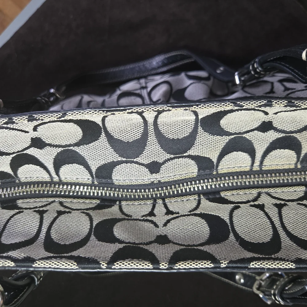 Authentic COACH Signature Pleated Gallery Tote - Black/Grey (F14281) - Picture 9 of 15